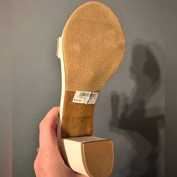 White shoes - Picture 5 of 5